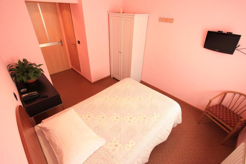 Hotel Torrismondi Cuneo Zimmer foto
